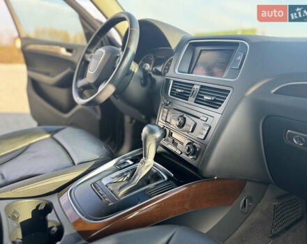 Чорний Ауді Ку 5, об'ємом двигуна 2 л та пробігом 191 тис. км за 11999 $, фото 23 на Automoto.ua