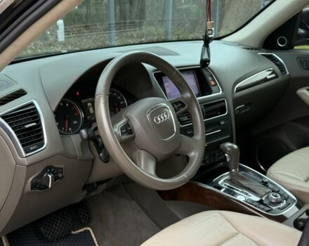 Черный Ауди Ку 5, объемом двигателя 2 л и пробегом 263 тыс. км за 12800 $, фото 14 на Automoto.ua