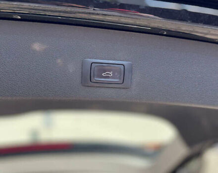 Чорний Ауді Ку 5, об'ємом двигуна 2 л та пробігом 191 тис. км за 12800 $, фото 11 на Automoto.ua