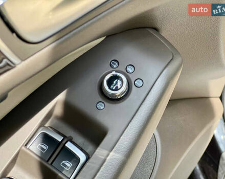 Черный Ауди Ку 5, объемом двигателя 1.98 л и пробегом 217 тыс. км за 14500 $, фото 16 на Automoto.ua