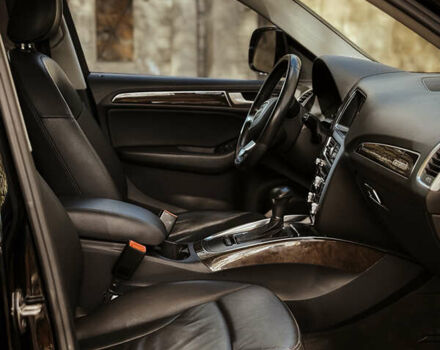 Чорний Ауді Ку 5, об'ємом двигуна 2 л та пробігом 201 тис. км за 14000 $, фото 11 на Automoto.ua