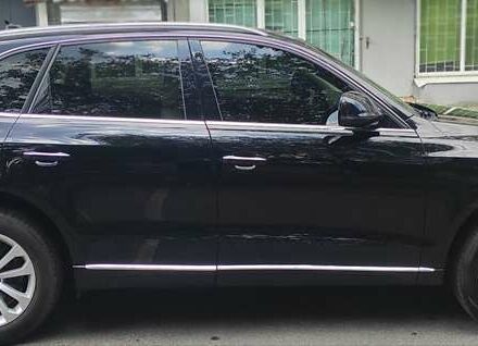 Чорний Ауді Ку 5, об'ємом двигуна 2 л та пробігом 221 тис. км за 16200 $, фото 7 на Automoto.ua