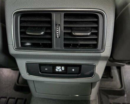 Черный Ауди Ку 5, объемом двигателя 1.97 л и пробегом 280 тыс. км за 27500 $, фото 24 на Automoto.ua