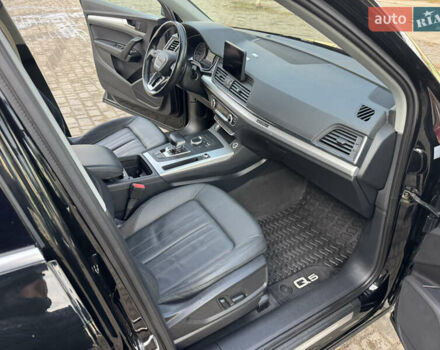 Чорний Ауді Ку 5, об'ємом двигуна 2 л та пробігом 159 тис. км за 20950 $, фото 37 на Automoto.ua