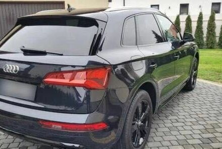 Черный Ауди Ку 5, объемом двигателя 2 л и пробегом 118 тыс. км за 15000 $, фото 2 на Automoto.ua