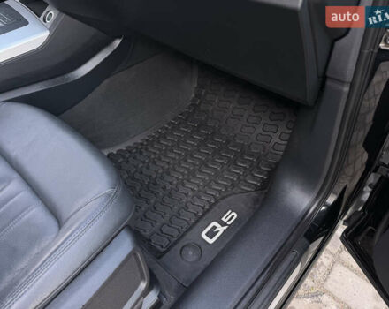 Чорний Ауді Ку 5, об'ємом двигуна 2 л та пробігом 159 тис. км за 20950 $, фото 41 на Automoto.ua