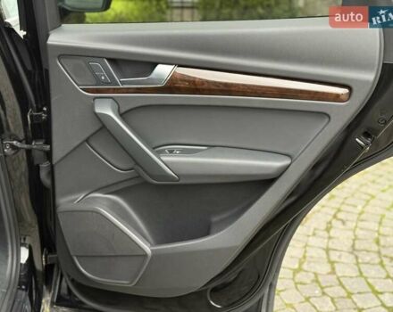 Чорний Ауді Ку 5, об'ємом двигуна 2 л та пробігом 160 тис. км за 20999 $, фото 72 на Automoto.ua