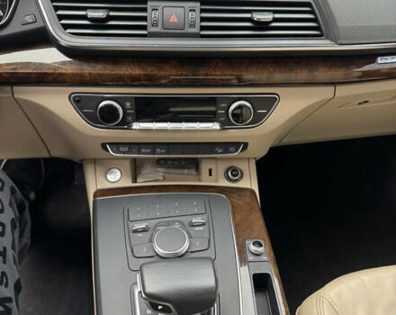 Черный Ауди Ку 5, объемом двигателя 1.98 л и пробегом 96 тыс. км за 22300 $, фото 2 на Automoto.ua