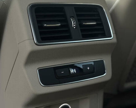 Чорний Ауді Ку 5, об'ємом двигуна 2 л та пробігом 88 тис. км за 22750 $, фото 56 на Automoto.ua