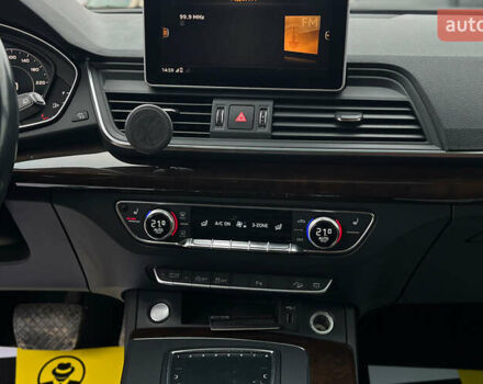 Черный Ауди Ку 5, объемом двигателя 1.98 л и пробегом 160 тыс. км за 26100 $, фото 16 на Automoto.ua