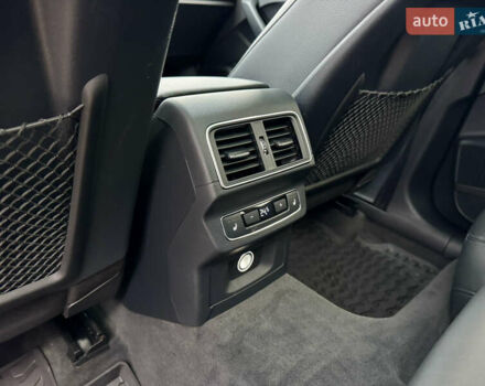 Чорний Ауді Ку 5, об'ємом двигуна 1.98 л та пробігом 125 тис. км за 24800 $, фото 10 на Automoto.ua