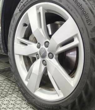 Черный Ауди Ку 5, объемом двигателя 2 л и пробегом 70 тыс. км за 14650 $, фото 9 на Automoto.ua