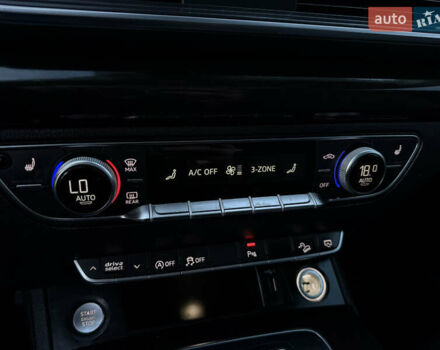 Черный Ауди Ку 5, объемом двигателя 1.98 л и пробегом 229 тыс. км за 17800 $, фото 27 на Automoto.ua