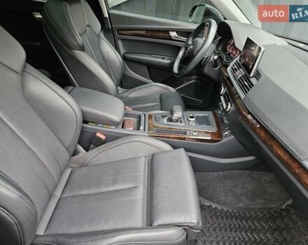 Черный Ауди Ку 5, объемом двигателя 1.98 л и пробегом 141 тыс. км за 27000 $, фото 9 на Automoto.ua