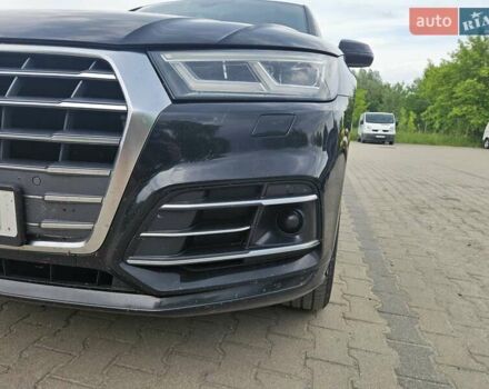 Черный Ауди Ку 5, объемом двигателя 1.97 л и пробегом 228 тыс. км за 35000 $, фото 1 на Automoto.ua