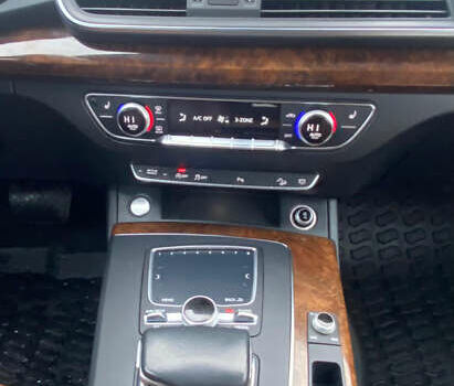 Чорний Ауді Ку 5, об'ємом двигуна 1.98 л та пробігом 266 тис. км за 20999 $, фото 22 на Automoto.ua