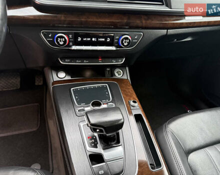 Черный Ауди Ку 5, объемом двигателя 2 л и пробегом 143 тыс. км за 25300 $, фото 86 на Automoto.ua