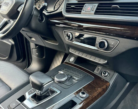 Черный Ауди Ку 5, объемом двигателя 0 л и пробегом 180 тыс. км за 20300 $, фото 40 на Automoto.ua