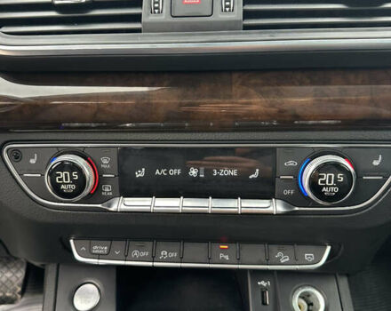 Черный Ауди Ку 5, объемом двигателя 2 л и пробегом 200 тыс. км за 19200 $, фото 17 на Automoto.ua