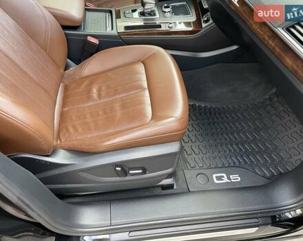 Черный Ауди Ку 5, объемом двигателя 2 л и пробегом 103 тыс. км за 26500 $, фото 45 на Automoto.ua