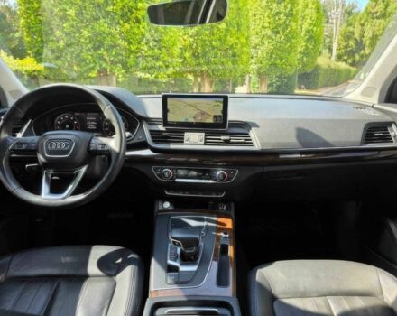 Чорний Ауді Ку 5, об'ємом двигуна 2 л та пробігом 50 тис. км за 16100 $, фото 7 на Automoto.ua