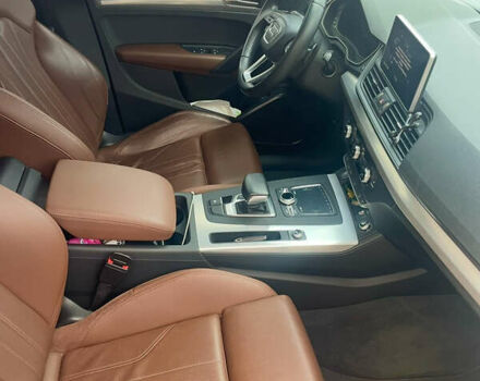 Черный Ауди Ку 5, объемом двигателя 1.97 л и пробегом 170 тыс. км за 32000 $, фото 5 на Automoto.ua