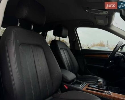 Черный Ауди Ку 5, объемом двигателя 1.98 л и пробегом 118 тыс. км за 27900 $, фото 79 на Automoto.ua