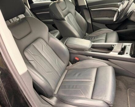 Чорний Ауді Ку 5, об'ємом двигуна 0 л та пробігом 93 тис. км за 32000 $, фото 10 на Automoto.ua