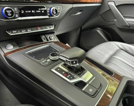 Чорний Ауді Ку 5, об'ємом двигуна 2 л та пробігом 38 тис. км за 19900 $, фото 9 на Automoto.ua