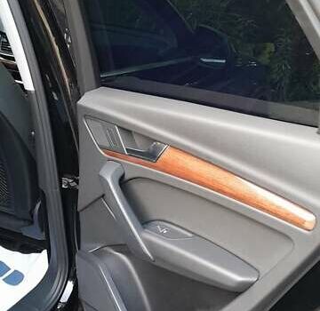 Чорний Ауді Ку 5, об'ємом двигуна 2 л та пробігом 76 тис. км за 28099 $, фото 43 на Automoto.ua