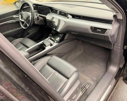 Чорний Ауді Ку 5, об'ємом двигуна 0 л та пробігом 93 тис. км за 32000 $, фото 11 на Automoto.ua