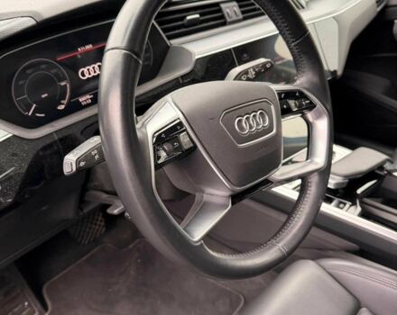 Чорний Ауді Ку 5, об'ємом двигуна 0 л та пробігом 93 тис. км за 32000 $, фото 9 на Automoto.ua