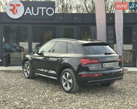 Черный Ауди Ку 5, объемом двигателя 2 л и пробегом 24 тыс. км за 31999 $, фото 2 на Automoto.ua