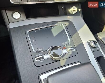 Черный Ауди Ку 5, объемом двигателя 2 л и пробегом 96 тыс. км за 33700 $, фото 4 на Automoto.ua