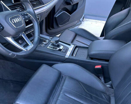 Черный Ауди Ку 5, объемом двигателя 2 л и пробегом 77 тыс. км за 36850 $, фото 6 на Automoto.ua