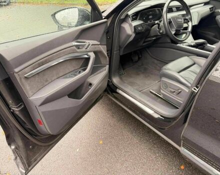 Чорний Ауді Ку 5, об'ємом двигуна 0 л та пробігом 93 тис. км за 32000 $, фото 4 на Automoto.ua