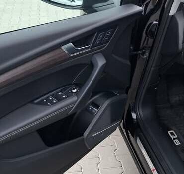 Черный Ауди Ку 5, объемом двигателя 1.98 л и пробегом 42 тыс. км за 41000 $, фото 15 на Automoto.ua