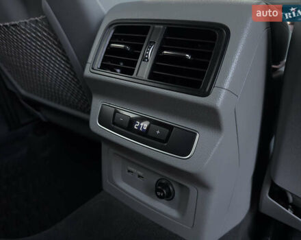 Черный Ауди Ку 5, объемом двигателя 1.98 л и пробегом 61 тыс. км за 37300 $, фото 54 на Automoto.ua