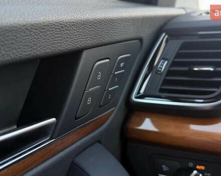 Черный Ауди Ку 5, объемом двигателя 1.98 л и пробегом 127 тыс. км за 30000 $, фото 16 на Automoto.ua