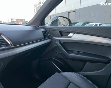 Черный Ауди Ку 5, объемом двигателя 2 л и пробегом 65 тыс. км за 38590 $, фото 33 на Automoto.ua