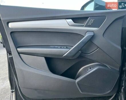 Черный Ауди Ку 5, объемом двигателя 2 л и пробегом 65 тыс. км за 38590 $, фото 15 на Automoto.ua