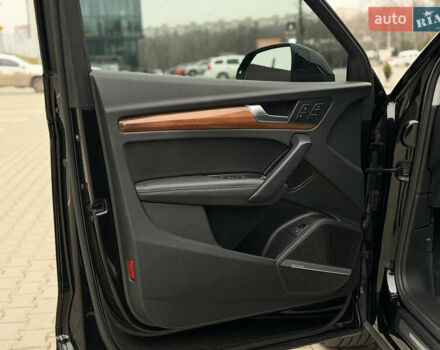 Черный Ауди Ку 5, объемом двигателя 2 л и пробегом 7 тыс. км за 37000 $, фото 30 на Automoto.ua