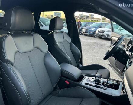 Черный Ауди Ку 5, объемом двигателя 2 л и пробегом 65 тыс. км за 38590 $, фото 41 на Automoto.ua