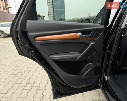 Черный Ауди Ку 5, объемом двигателя 2 л и пробегом 7 тыс. км за 37000 $, фото 49 на Automoto.ua