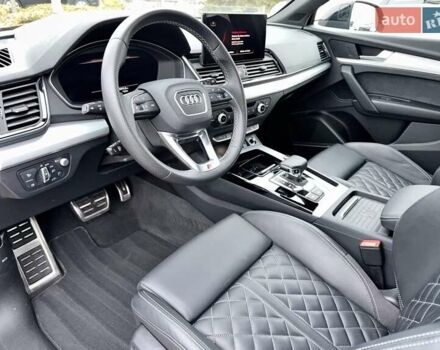 Чорний Ауді Ку 5, об'ємом двигуна 2 л та пробігом 22 тис. км за 60500 $, фото 4 на Automoto.ua