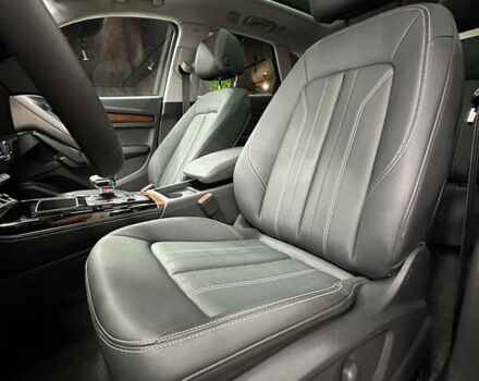 Черный Ауди Ку 5, объемом двигателя 2 л и пробегом 10 тыс. км за 44800 $, фото 6 на Automoto.ua