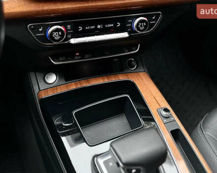 Черный Ауди Ку 5, объемом двигателя 2 л и пробегом 33 тыс. км за 35500 $, фото 6 на Automoto.ua