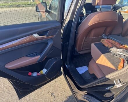 Черный Ауди Ку 5, объемом двигателя 2 л и пробегом 7 тыс. км за 25000 $, фото 2 на Automoto.ua