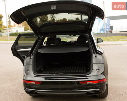 Черный Ауди Ку 5, объемом двигателя 1.98 л и пробегом 12 тыс. км за 53000 $, фото 49 на Automoto.ua