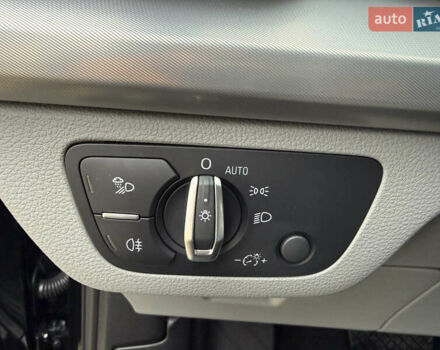 Черный Ауди Ку 5, объемом двигателя 2 л и пробегом 17 тыс. км за 39500 $, фото 76 на Automoto.ua